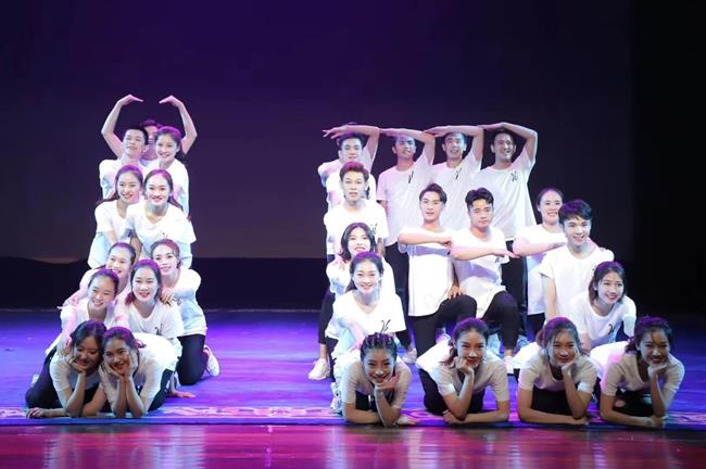 16演艺--综合月赛《青春不散场》 (2).jpg